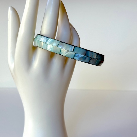 Blue Shell Mosaic Bangle, Vintage Bracelet - Picture 4 of 8